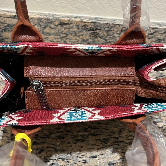 Wrangler Red Aztec Tote Bag - Picture 5 of 10